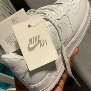 Nike, 8.5 men size, white